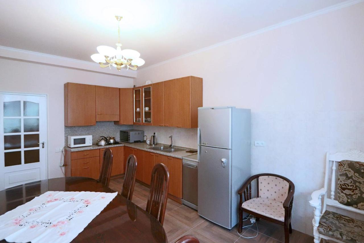 Garnim Guest House Jerevan Exteriör bild