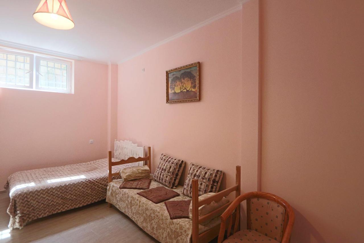 Garnim Guest House Jerevan Exteriör bild