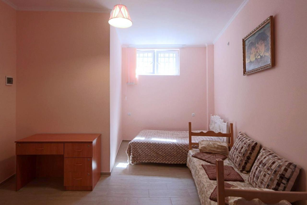 Garnim Guest House Jerevan Exteriör bild