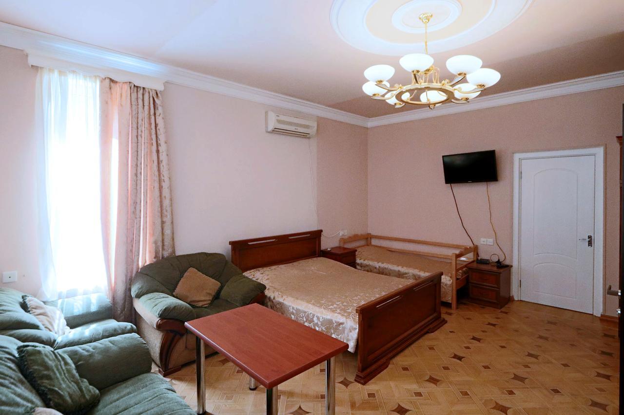 Garnim Guest House Jerevan Exteriör bild